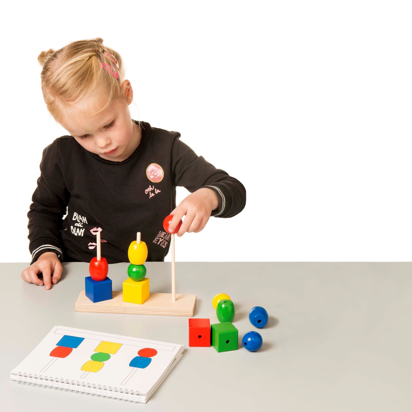 400_900000105_main_or_2.jpg.img „Kuriu spalvų ir formų bokštą“ - motorikos ir erdvinio suvokimo lavinimo žaidimas