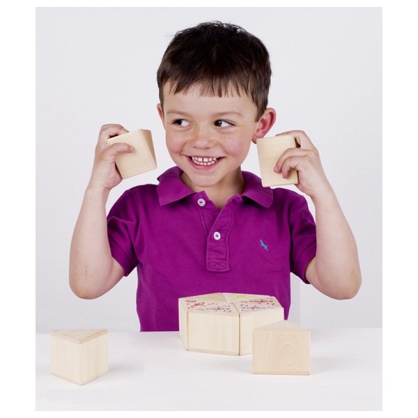 Atminties lavinimo žaidimas su garsais