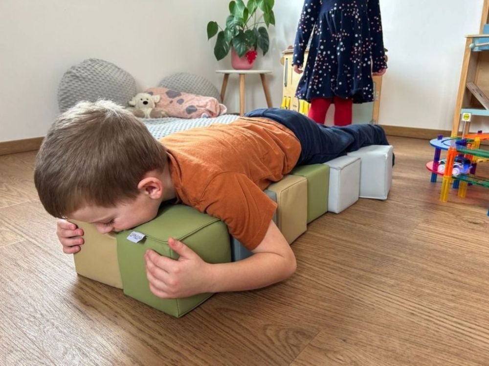 Didelis putplasčio kaladėlių rinkinys vaikams (12 vnt.)