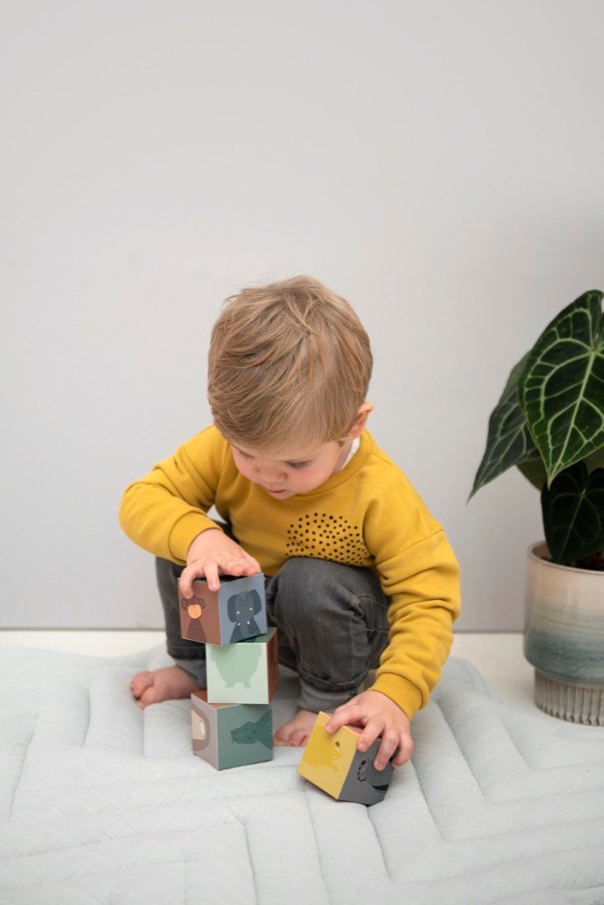 Kubelių gyvūnų dėlionė mažiesiems