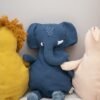 Pliušinis drambliukas – Ponas Pilkis