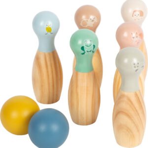 12644_01-kegelspiel-garden-buddies-small-foot-komplett-sechs-kegel-zwei-kugeln „Gyvūnėlių boulingas“ – medinis kėglių žaidimas vaikams